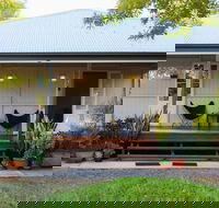 Kenilworth Cottage Barcaldine - Accommodation Batemans Bay