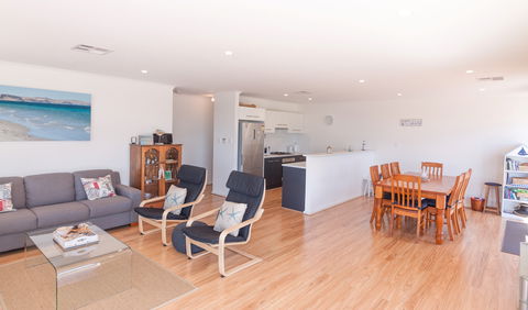 Lady Bay Getaway - Accommodation Batemans Bay 2