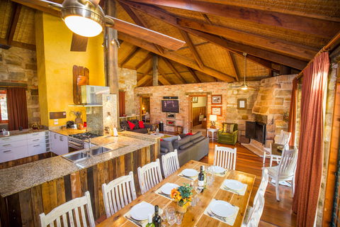 Monkey Place Country House - Accommodation Batemans Bay 2