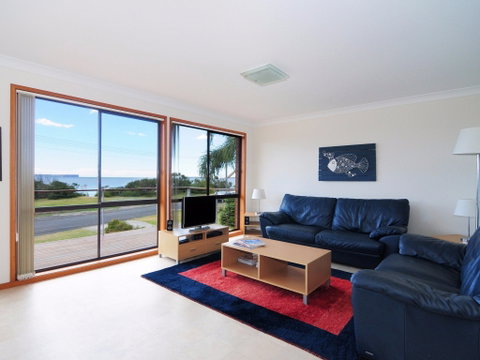 Nelson's Reach - Accommodation Batemans Bay 2