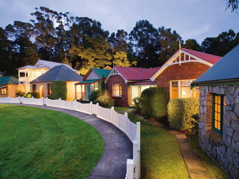 Strahan Village - Accommodation Batemans Bay 0