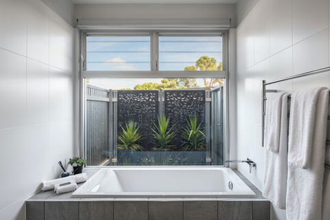 The Villas - Accommodation Batemans Bay 2