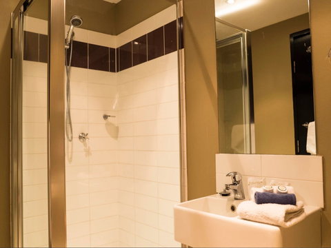 The Windsor Castle Hotel - Accommodation Batemans Bay 2