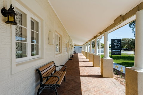 Albany Holiday Units - Accommodation Batemans Bay 1