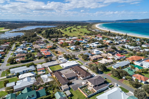 Albany Holiday Units - Accommodation Batemans Bay 2