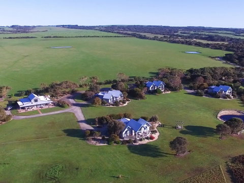 Bear Gully Coastal Cottages - Accommodation Batemans Bay 0