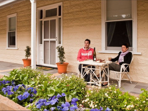 Brown's House Bed & Breakfast - Accommodation Batemans Bay 1