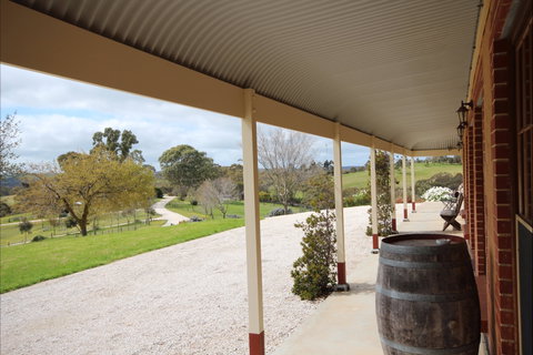 Clare View Accommodation - Clare View House - Accommodation Batemans Bay 1
