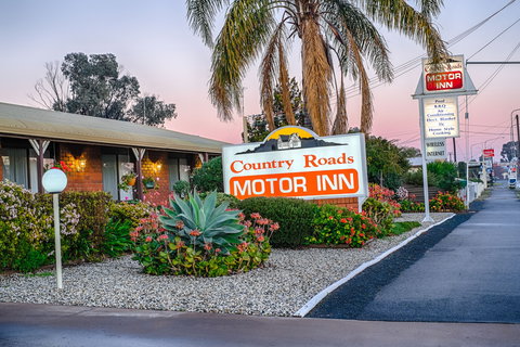 Country Roads Motor Inn - Accommodation Batemans Bay 0