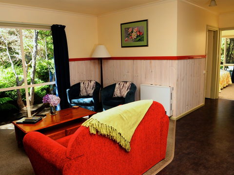 Crays Accommodation - The Esplanade - Accommodation Batemans Bay 0