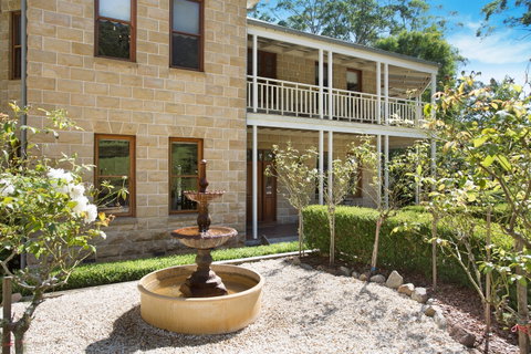 Le Chateau - Accommodation Batemans Bay 0