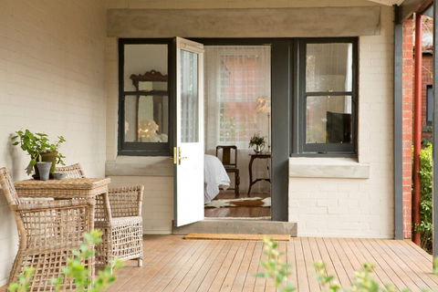 Mollisons - Accommodation Batemans Bay 2