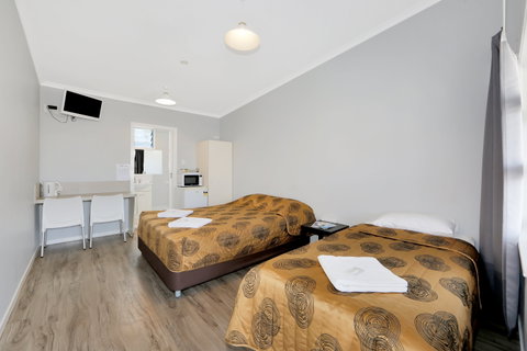 Ned Kelly's Motel - Accommodation Batemans Bay 2