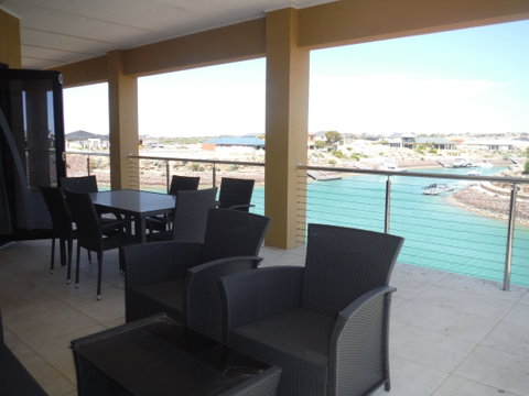 Stately Waters - Accommodation Batemans Bay 0