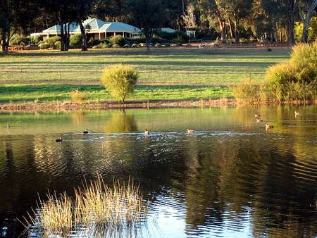 Lakeview Lodge - Accommodation Batemans Bay 2
