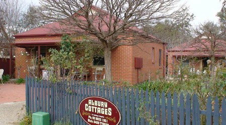 Albury Cottages - Accommodation Batemans Bay 0