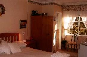 Russells Bed And Breakfast - Accommodation Batemans Bay 1