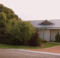 Acacia Grove Holiday House - Accommodation Batemans Bay