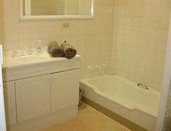 Acacia Grove Holiday House - Accommodation Batemans Bay 4