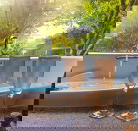 Adelaide Hills Retreats - The Nest - Accommodation Batemans Bay