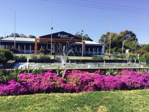 Byer Fountain Motor Inn And Restaurant - Accommodation Batemans Bay 0
