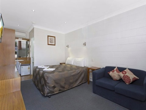 Byer Fountain Motor Inn And Restaurant - Accommodation Batemans Bay 2