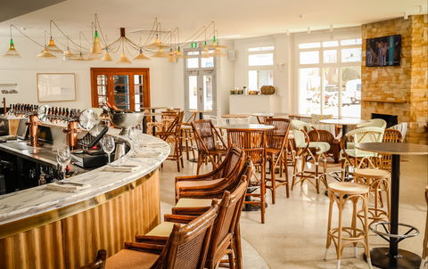 Charing Cross Hotel Waverley - Accommodation Batemans Bay 2