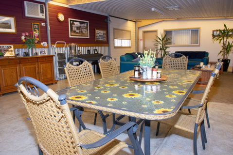 Chrissie's Dongara - Accommodation Batemans Bay 0