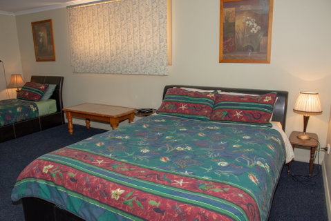 Chrissie's Dongara - Accommodation Batemans Bay 2