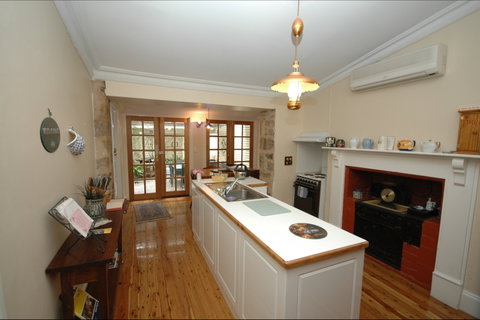 Clare Valley Heritage Retreat - Wishing Well Cottage - Accommodation Batemans Bay 0