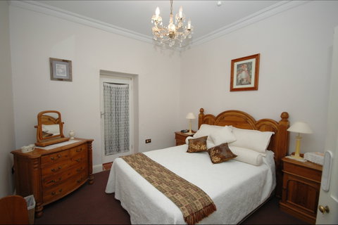 Clare Valley Heritage Retreat - Wishing Well Cottage - Accommodation Batemans Bay 1