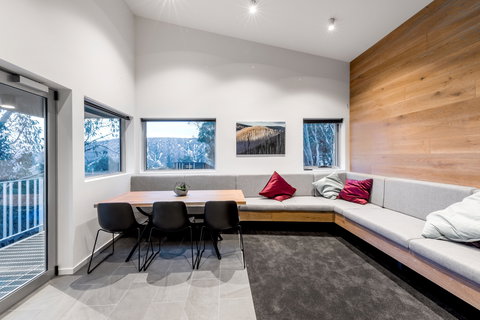 Elk At Falls - Accommodation Batemans Bay 0