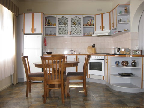 Peel Cottage - Accommodation Batemans Bay 2
