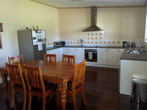 Phoenix Cottage - Accommodation Batemans Bay 0