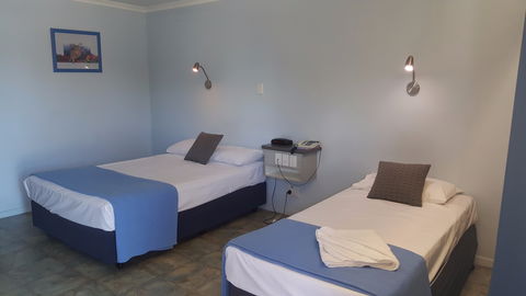 Queens Beach Hotel - Accommodation Batemans Bay 0