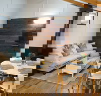 R and R On The Ravine