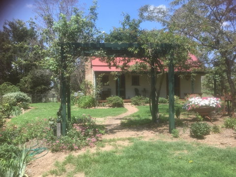 Red Hill Cottage - Accommodation Batemans Bay 1