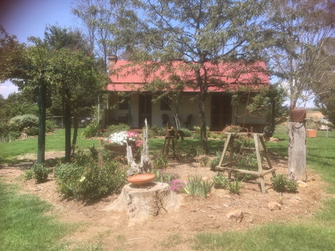 Red Hill Cottage - Accommodation Batemans Bay 2