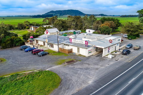 The Bellum Hotel - Accommodation Batemans Bay 1