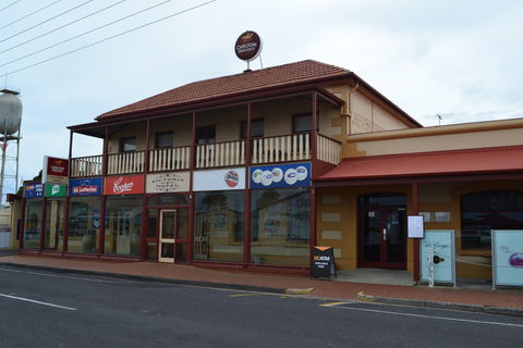 Victoria Hotel Port McDonnell - Accommodation Batemans Bay 0