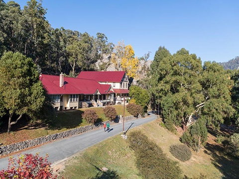 Yarrangobilly Caves House: East And West Wings - Accommodation Batemans Bay 2
