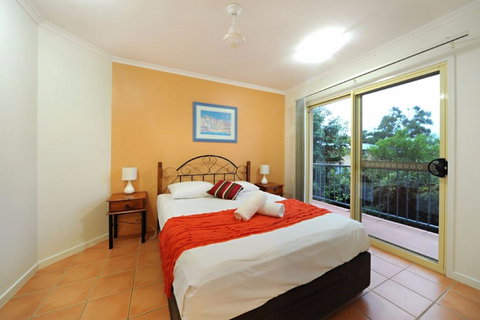At Beach Court Holiday Villas - Accommodation Batemans Bay 2