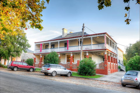 Athelstane House - Accommodation Batemans Bay 0