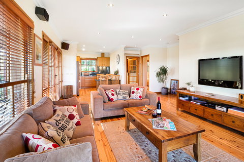 A View To A Hill - Accommodation Batemans Bay 0