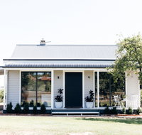 Chic Country Cottage with Vineyard Views - Accommodation Batemans Bay