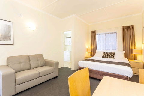 Club Motel And Apartments - Accommodation Batemans Bay 2