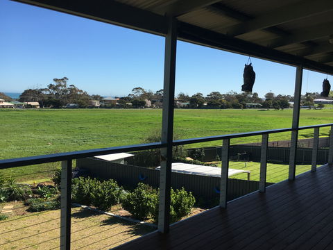 Falcon Blue - Accommodation Batemans Bay 1