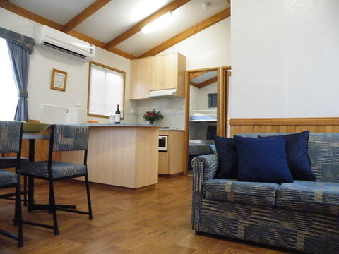 Lake Hamilton Motor Village And Caravan Park - Accommodation Batemans Bay 1