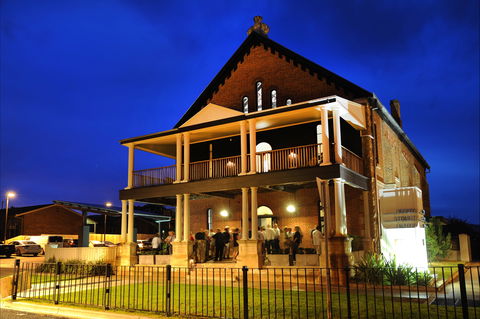 Perry Street Hotel - Accommodation Batemans Bay 0
