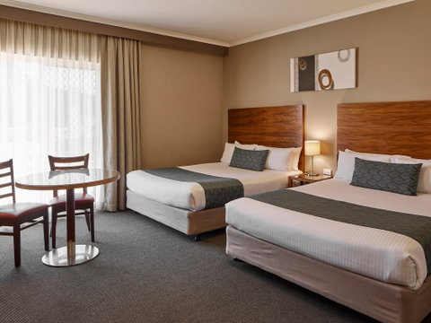 Quality Hotel Dickson - Accommodation Batemans Bay 1